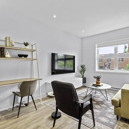 Stylish 2 Bedroom Haven By Jean Talon Market 몬트리올 외부 사진