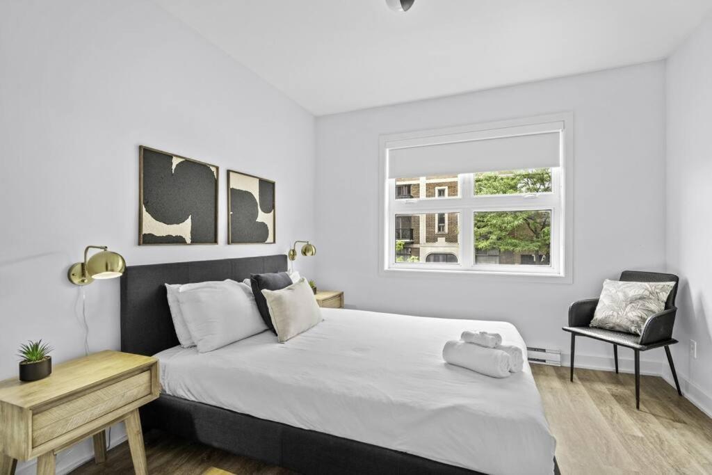 Stylish 2 Bedroom Haven By Jean Talon Market 몬트리올 외부 사진