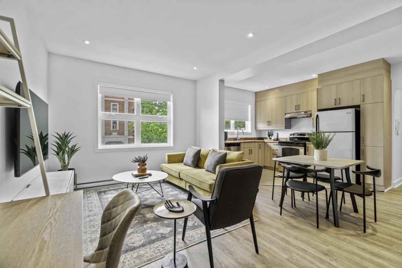 Stylish 2 Bedroom Haven By Jean Talon Market 몬트리올 외부 사진